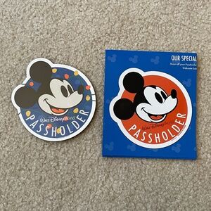 Lot 2 Walt Disney World Annual Passholder Magnets Mickey Mouse 2017 Christmas